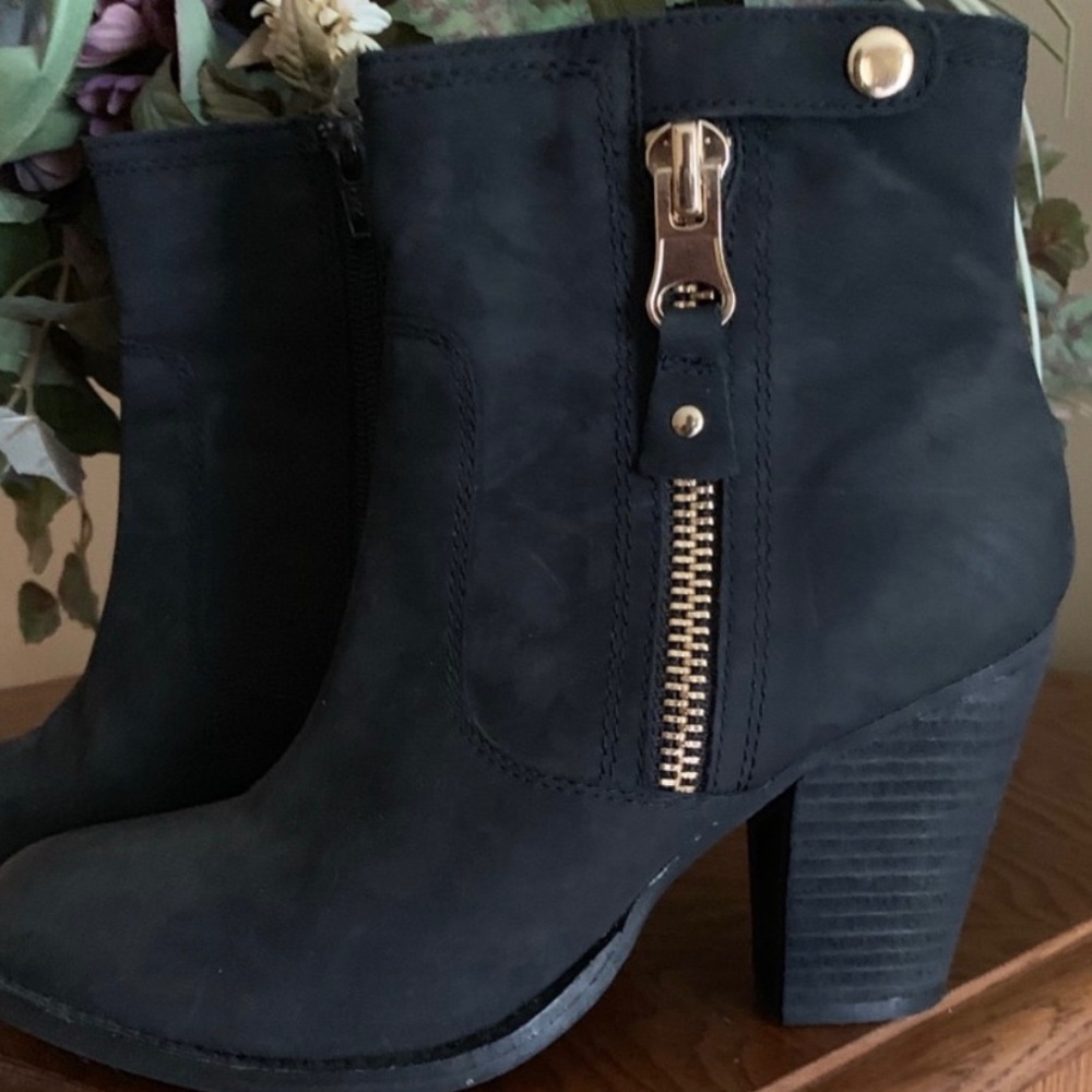 Aldo black booties 8.5 faux suede